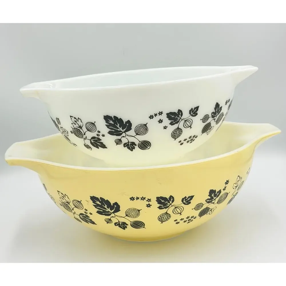 Vintage Pyrex Gooseberry Yellow White Black Cinderella Mixing Bowl 2pc Set